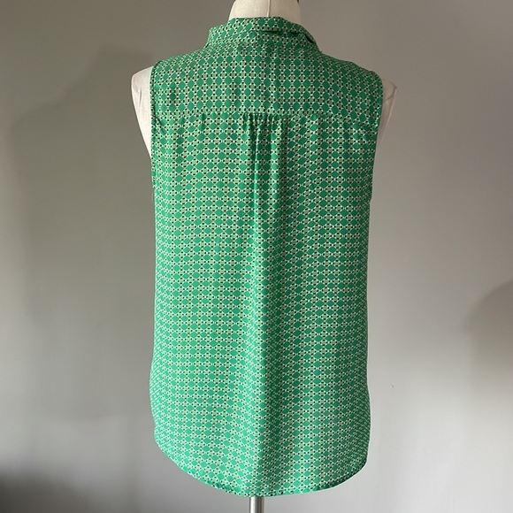 Jones & Co NW women’s button up tie neck blouse sleeveless geometric green Small - Picture 6 of 14